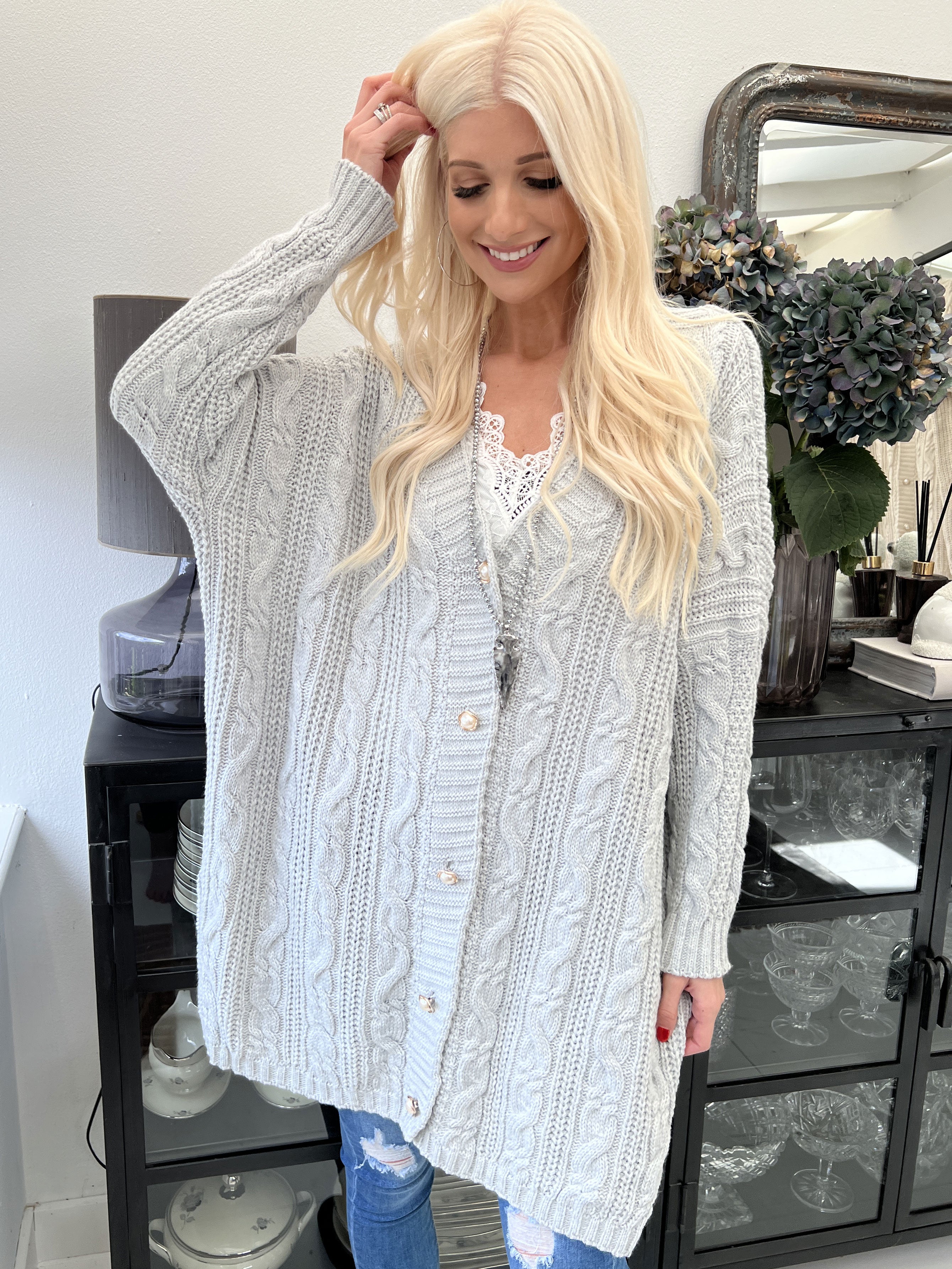 Noa - Strikcardigan med kabelstrik